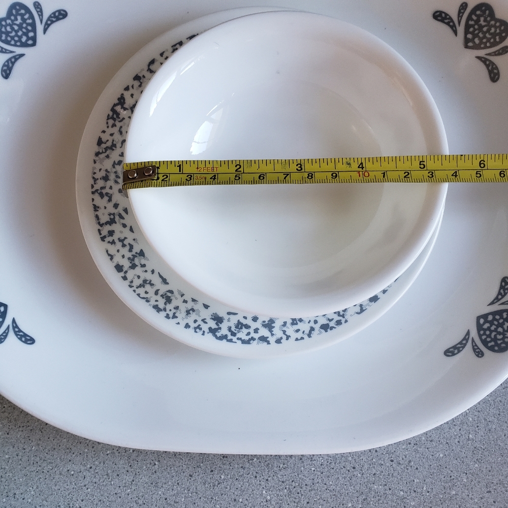 Corelle dinnerware. - Picture 4 of 6